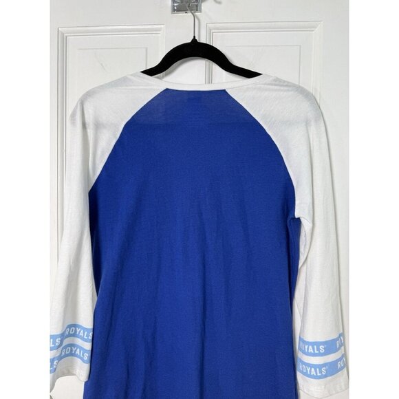 Kansas City Royals Women’s Scallop Bottoms VNeck Shirt Size Medium EUC - Picture 7 of 10